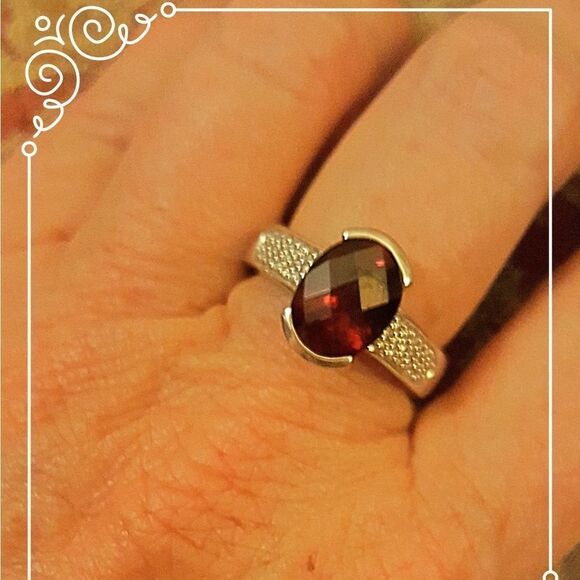 HELZBERG FACETED GARNET DONE IN 14K WHITE GOLD - Picture 2 of 4